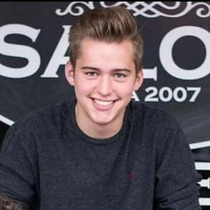 Meet your Posher, Hunter